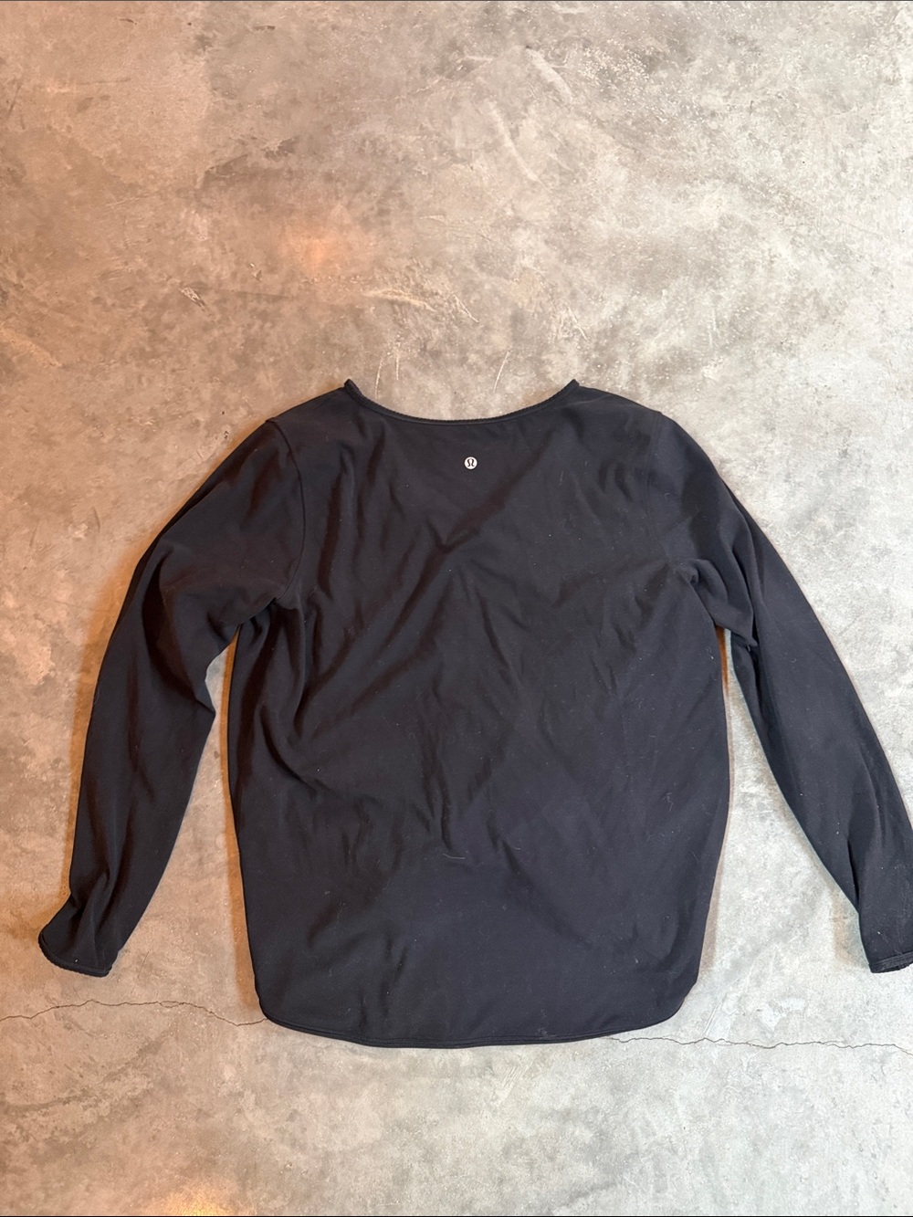 lululemon athletica Black Long-Sleeve Twist-Front Top - size medium (no tag) - Picture 3 of 3